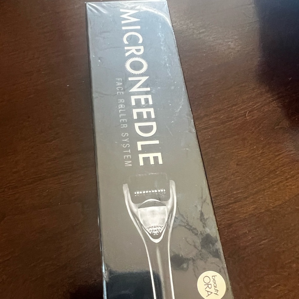 Microneedle Device. Brand new in box!
